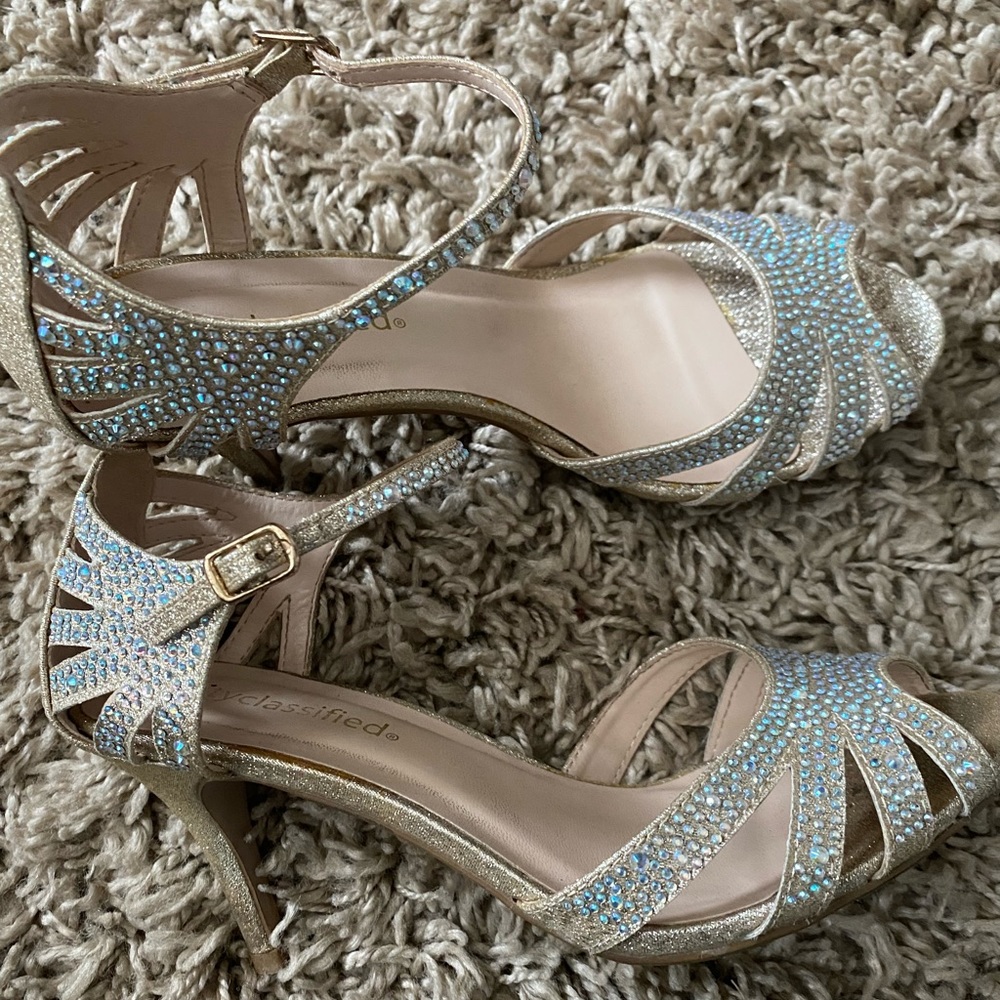 City Classified Comfort Womens Strappy Rhinestone Open Toe Low Heel